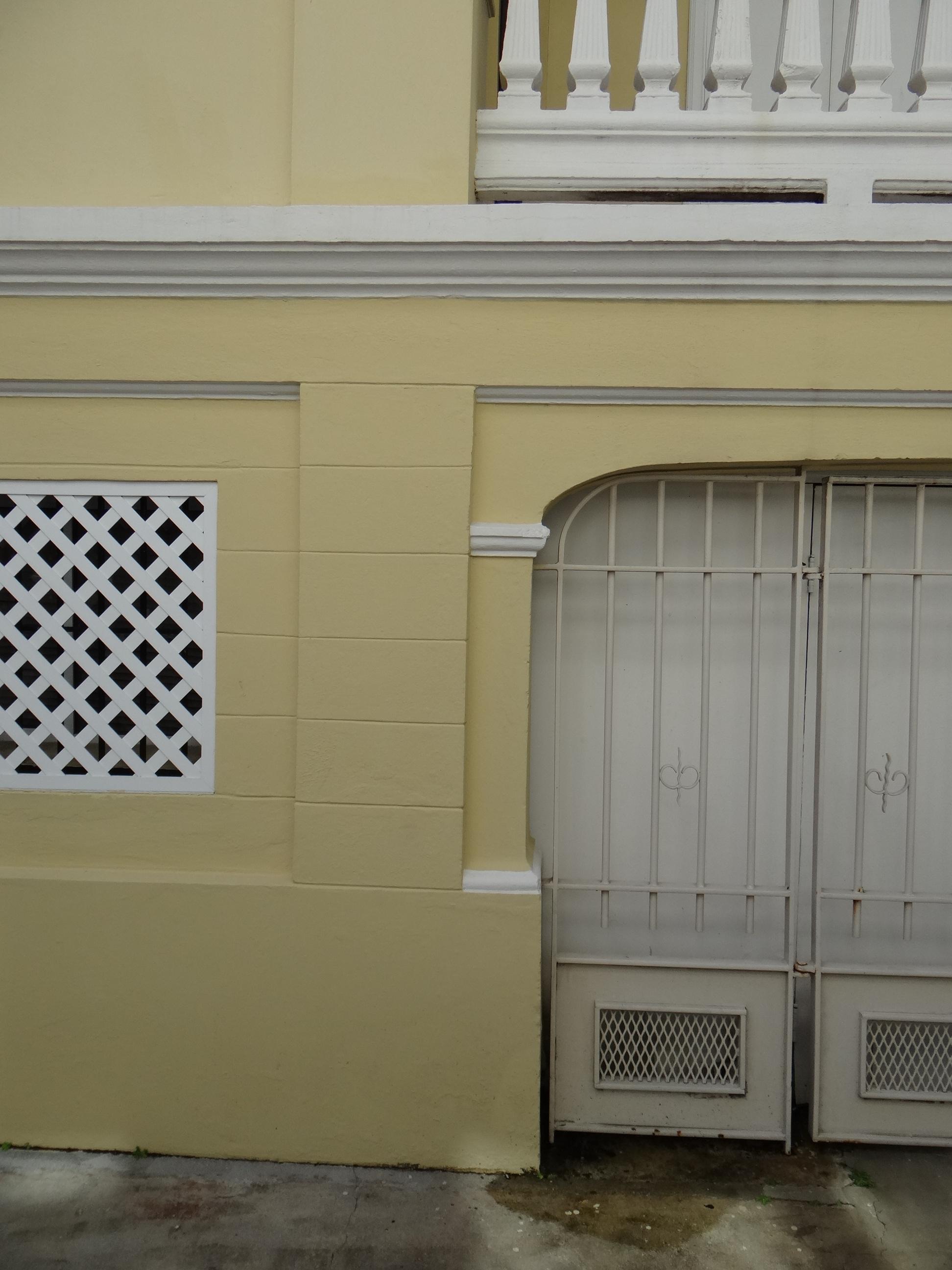 Casa La Giralda - Avenida Miramar, esquina calle Marti 651 - San Juan (Miramar) - 2014 00085